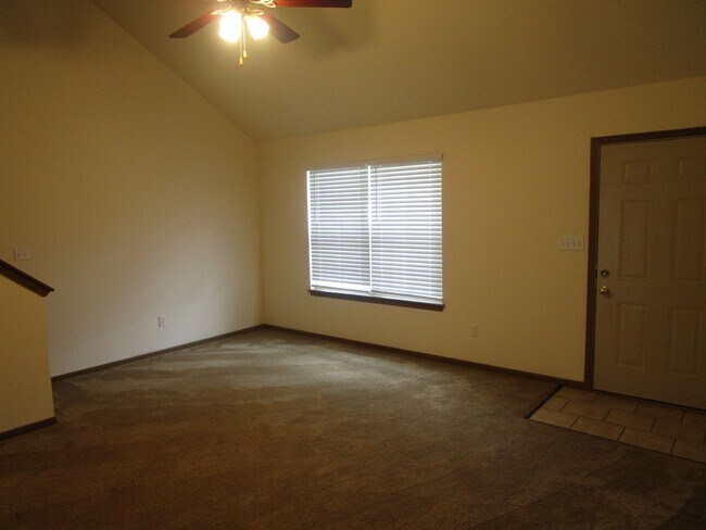 Photo - 605-607 Glenstone Dr. Unit 607 Glenstone Dr.