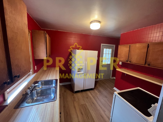 1065 Walton Ave