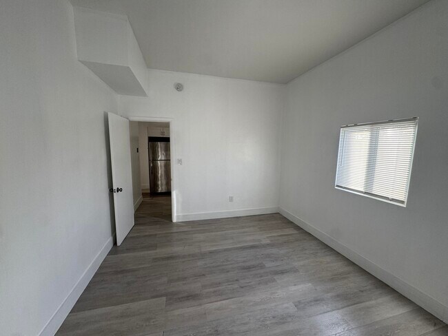 Photo - 518 49th St Apartment Unit 516-2