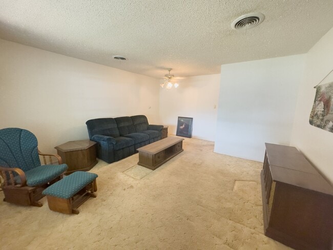 Photo - 705 Greenway Dr