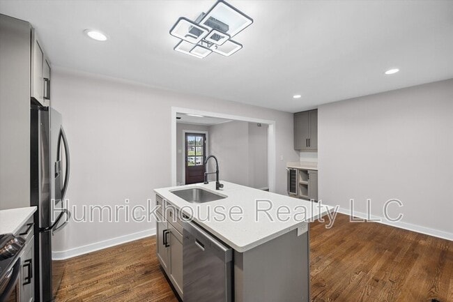 Photo - 3120 Parkway Ave