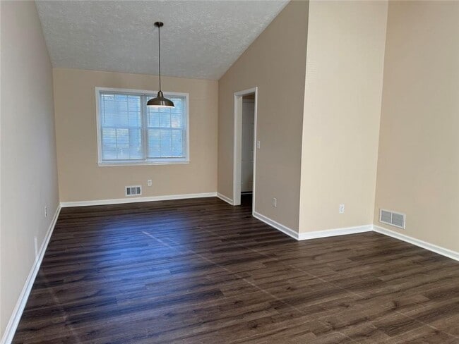 Photo - 10111 Settlers Grove Rd NE