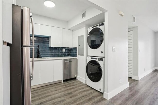 Building Photo - 3210 NW 84th Ave Unit 124 Rental