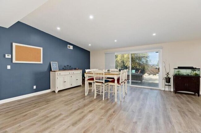 Photo - 1806 Wight Way House