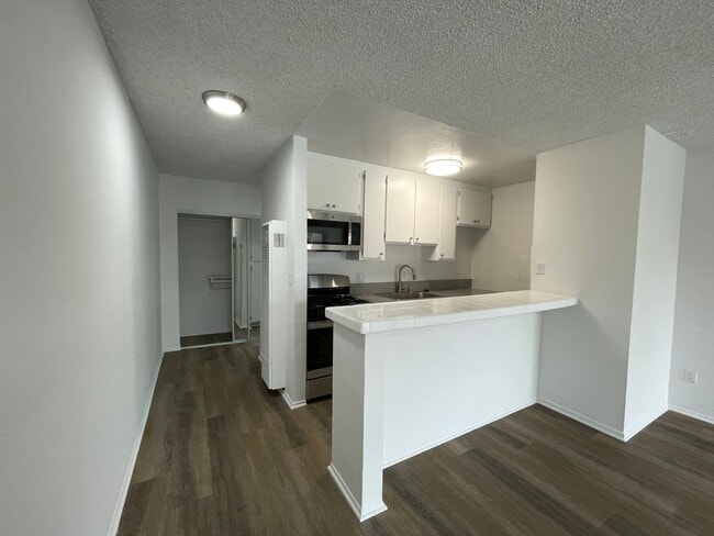 Photo - 6736 Cleon Ave