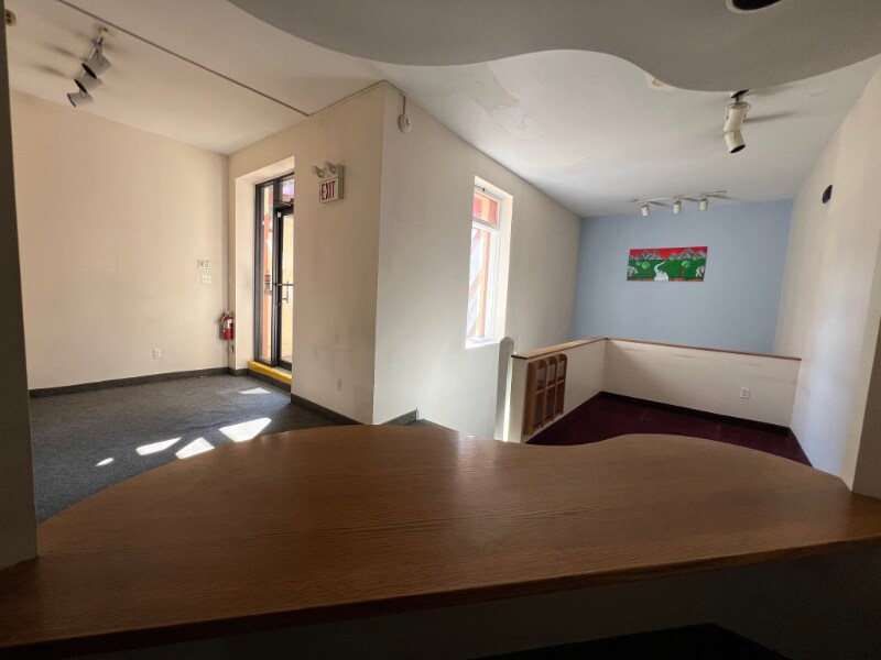 Photo - 301 Bainbridge St