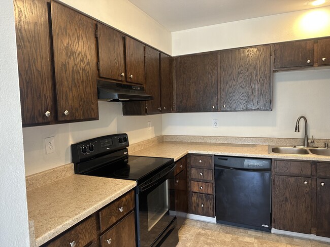 Photo - 7891 York St