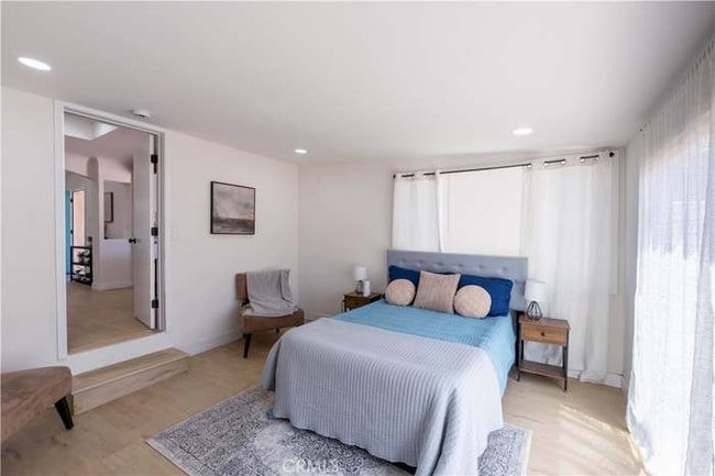 Building Photo - 2077 Belle St