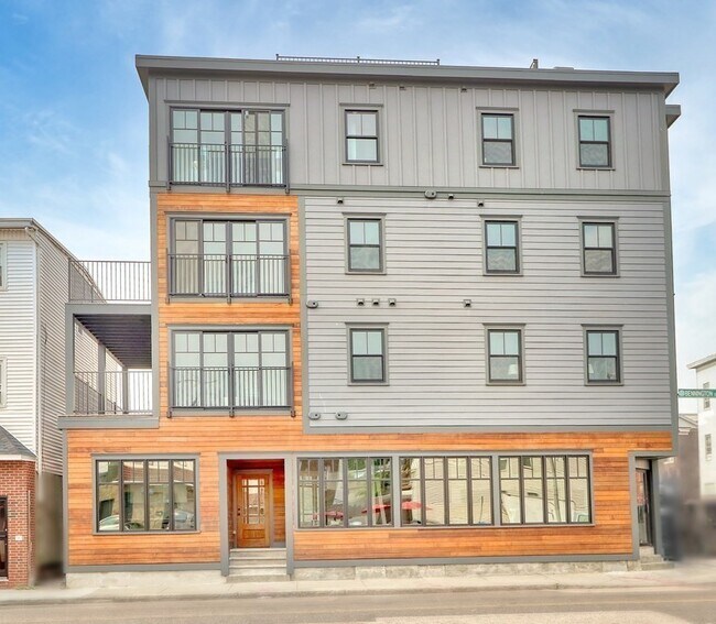 Photo - 74 Brooks St Unit 3