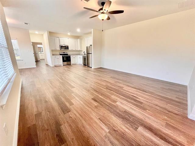 Photo - 327 E Nelson St