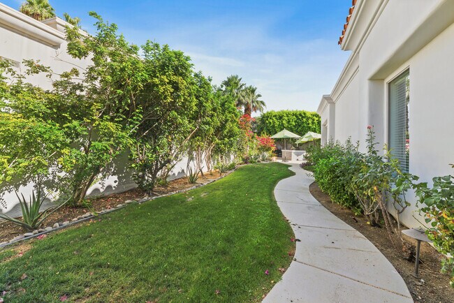 Photo - 4 Mesquite Ridge Ln