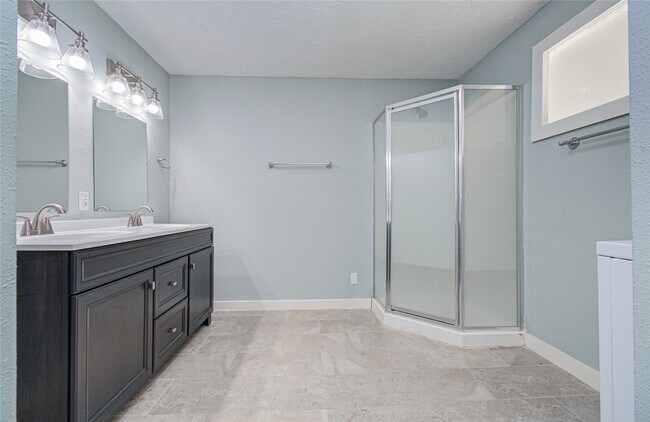 Photo - 15510 Cypress Garden Dr