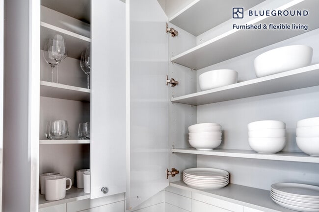 Photo - 676 N La Salle Dr Unit FL6-ID900