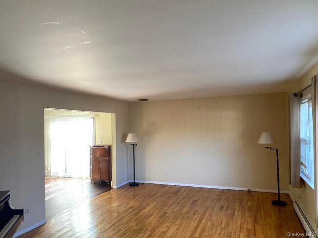 Photo - 100 Kings Ave