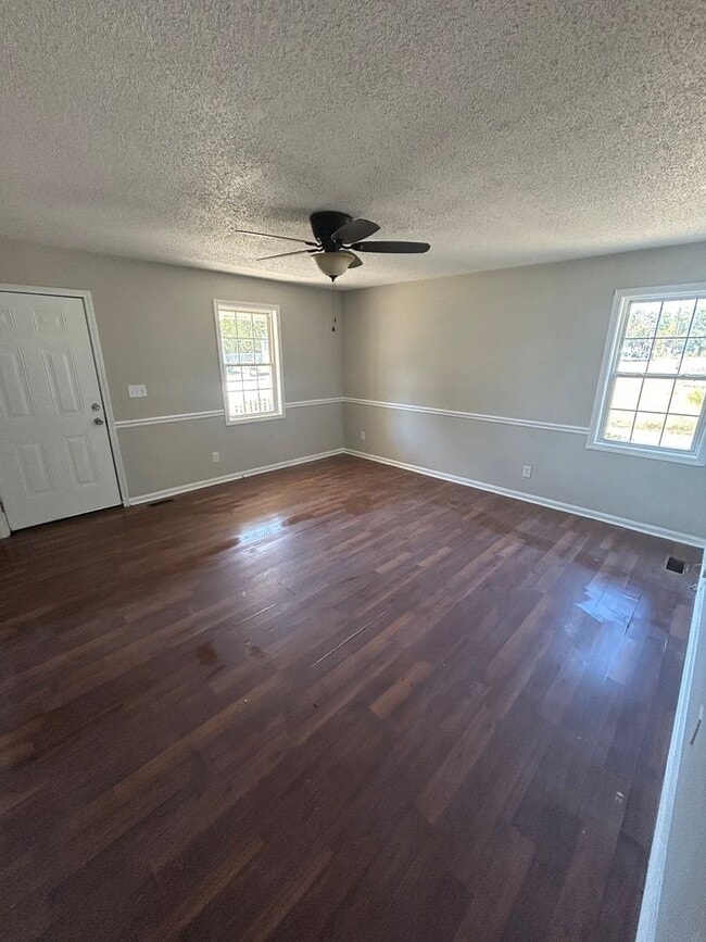 Photo - 802 W Parker Rd
