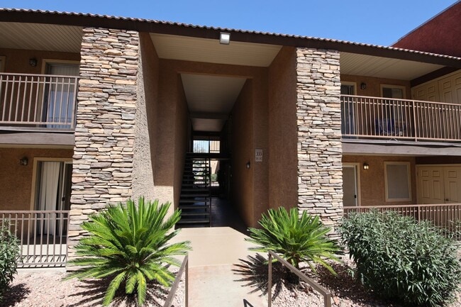 Building Photo - UPGRADED BELLA VITA 1 BEDROOM CONDO