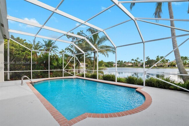 Photo - 646 Heritage Dr