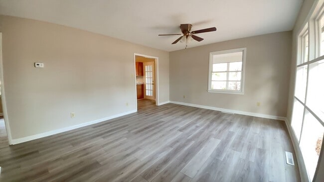 Building Photo - Newly updated 3 bedroom home