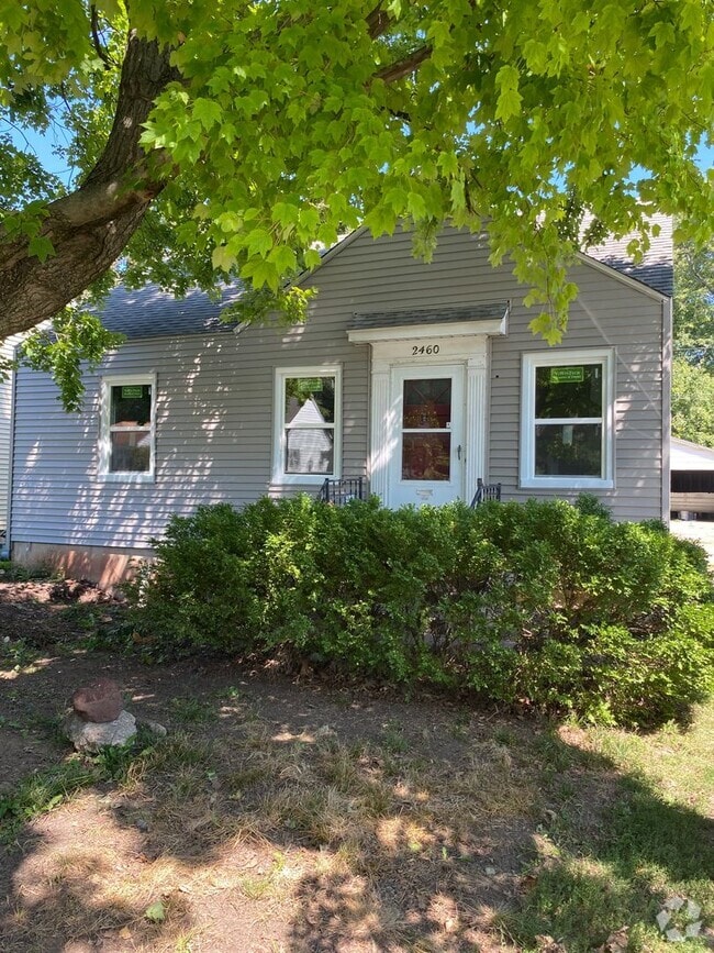 Building Photo - Cozy 3 bedroom 2 bathroom Home in Harvard ...