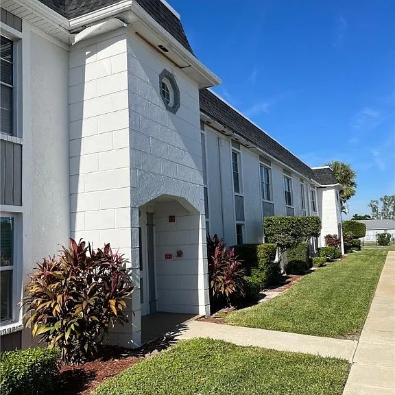 Building Photo - 6824 Sandtrap Dr N Unit 4