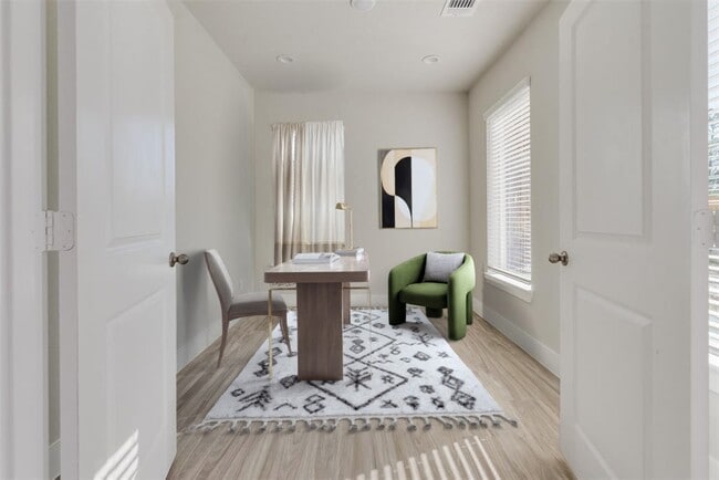 Photo - 1741 Cove Cres Ct