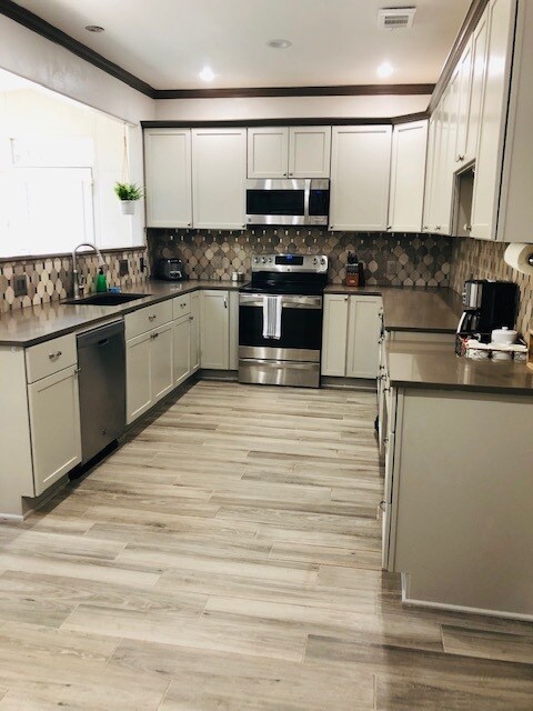 Photo - 9000 Blue Hill Ct