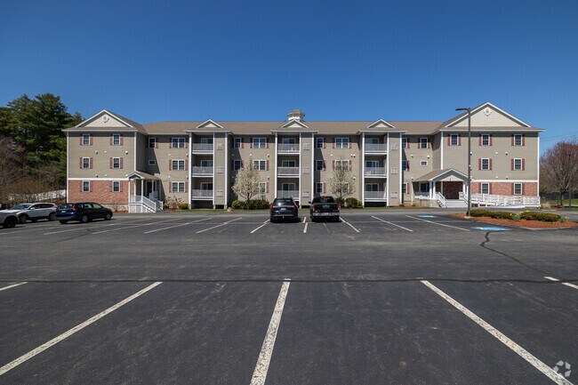 65 Fordway Ext Derry, NH - Bunker Estates Condominiums