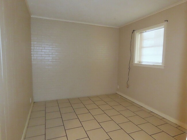 Photo - Cozy Two Bedroom One Bathroom Apartment, Texas College Area!