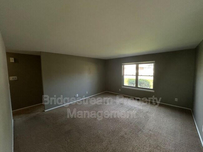 Photo - 1912 High Knoll Dr