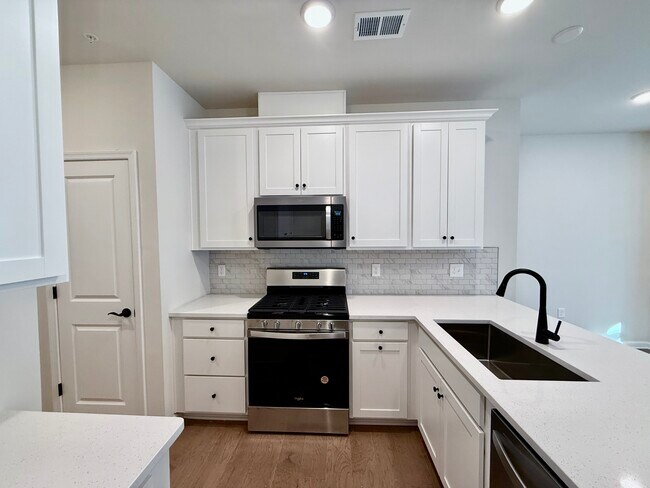 Photo - 109 Sadie Cir