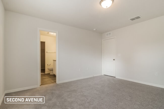 Photo - 280 Begonia Ln