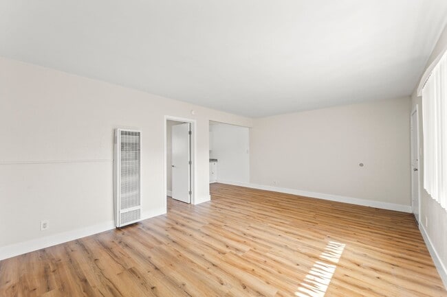 1254 W 110th St Unit 7