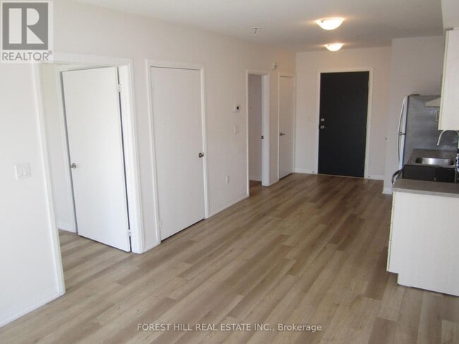 Photo - 8010 Kipling Ave