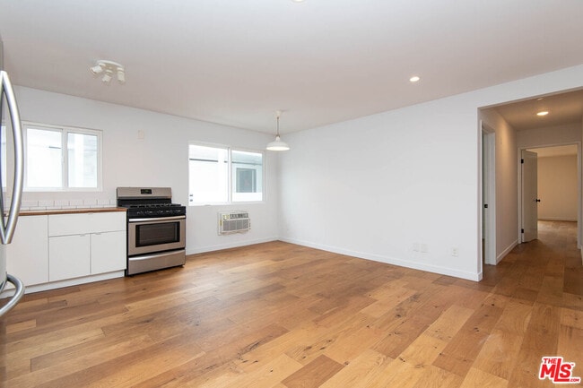 Photo - 3933 Marathon St Unidad 205B