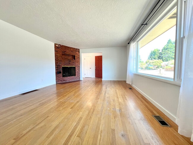 12815 NE Fremont St