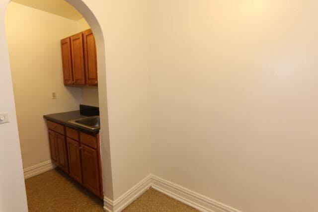 533 W Roscoe Unit 102