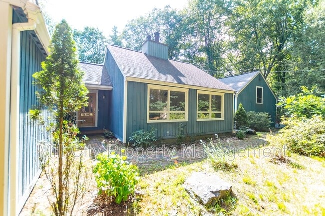 Photo - 43 Hitching Post Ln