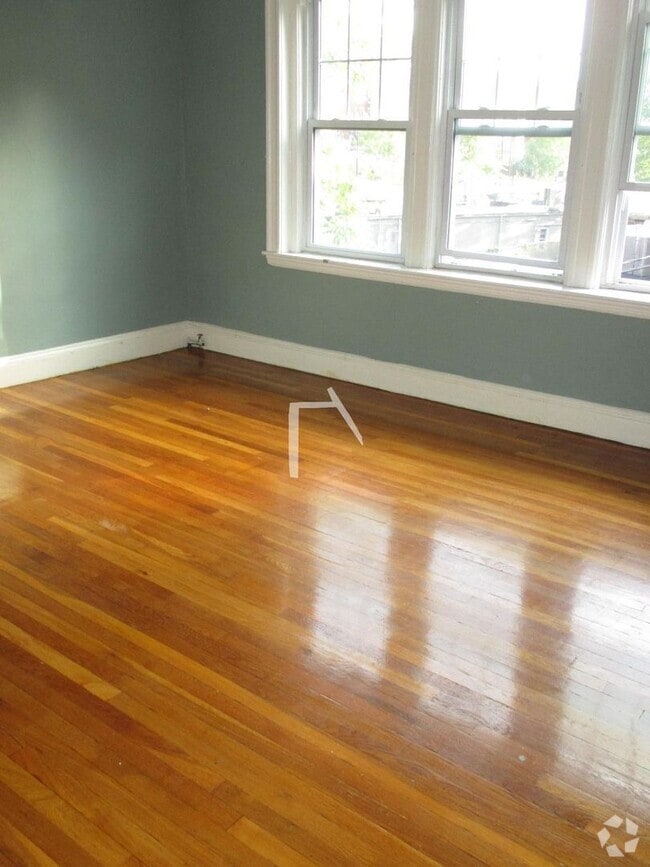 Building Photo - No Brokers Fee, No Security Deposit, Heat ... Rental
