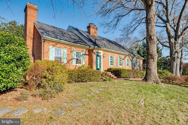 901 Janney's Ln