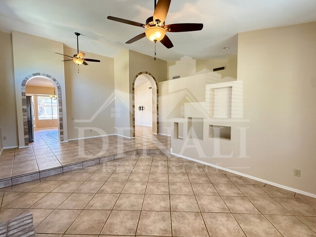 Photo - 1211 E Drake Dr
