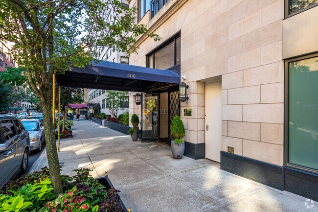 Entrance - The Grand Beekman