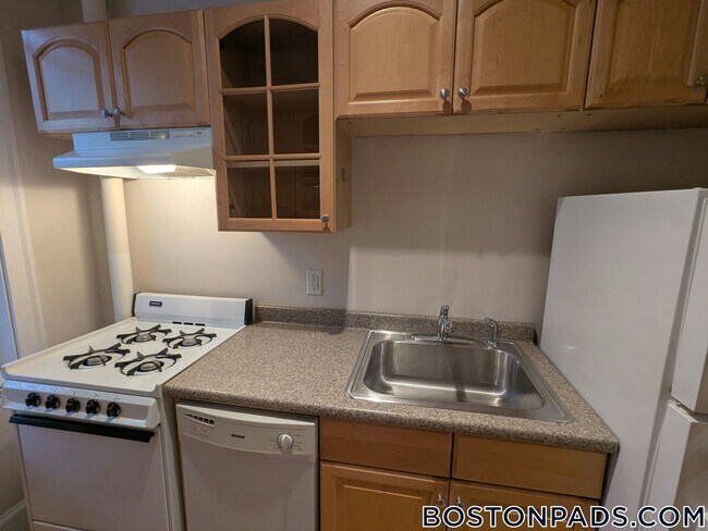 Building Photo - 33 Walbridge St Rental