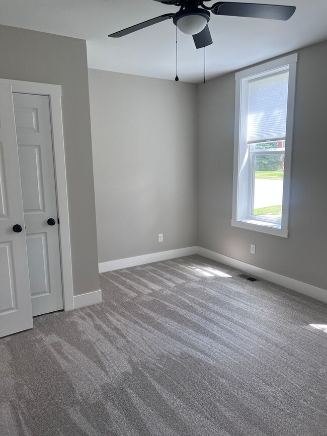 Photo - 1039 State St Unit 100