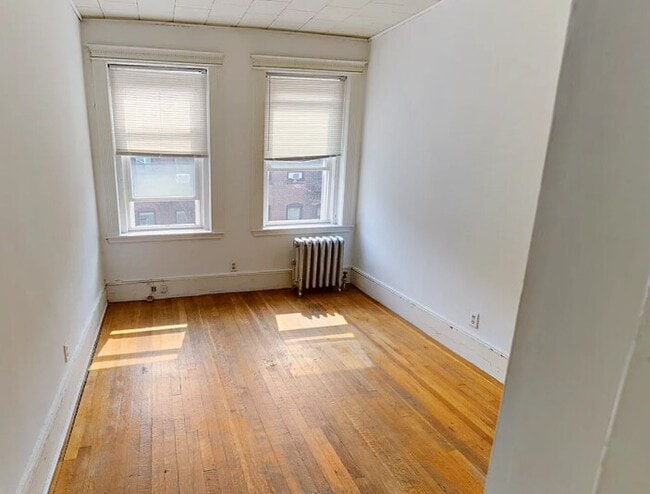 Building Photo - 30 Symphony Rd Unit 1B Rental