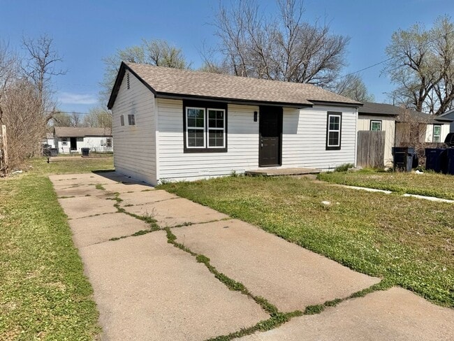 Building Photo - 2 bed 1 bath SW OKC!