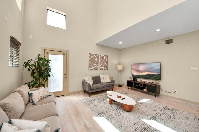 4510B Inker St Unit SI ID1583918P