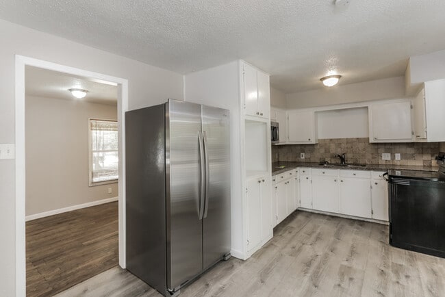 Photo - 402 Dawson Dr