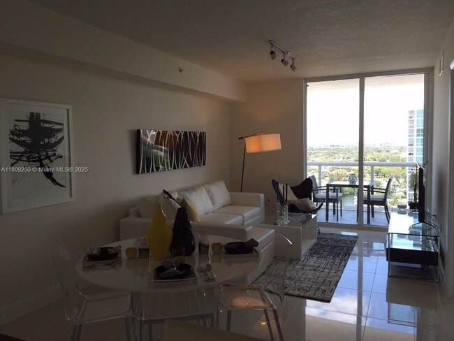 Photo - 1871 NW S River Dr Unidad 1904