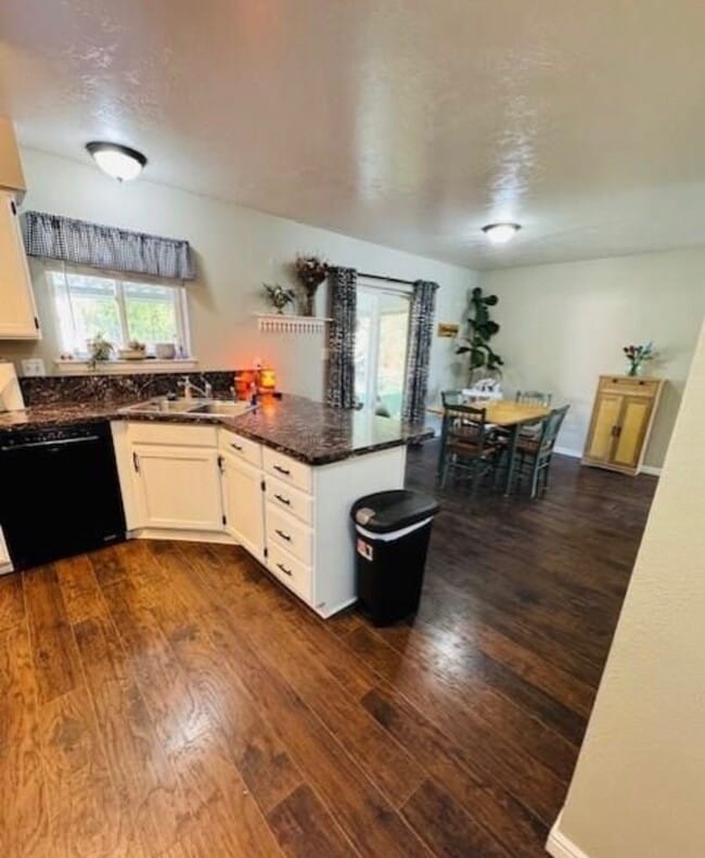 Photo - 1535 Conestoga Way