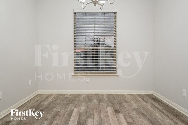 Photo - 133 Yorktown Ct